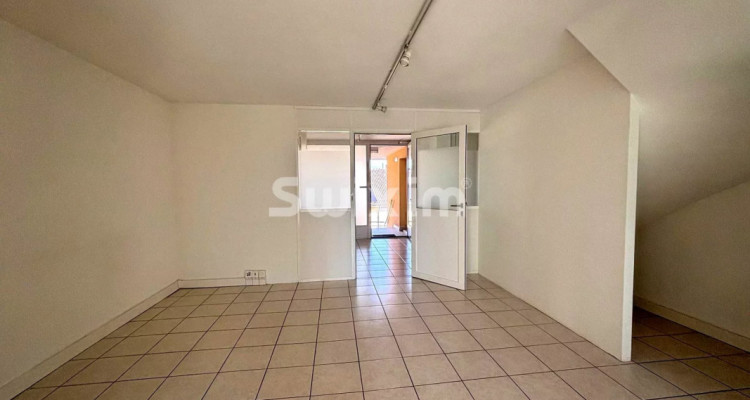 Bright 62 m² Office Space in Plan-les-Ouates image 1