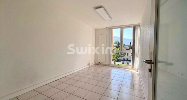 Bright 62 m² Office Space in Plan-les-Ouates image 3