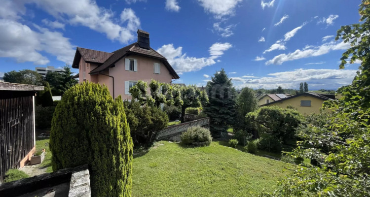 Maison mitoyenne 7 pièces avec jardin, vue sur les Alpes et le lac image 1