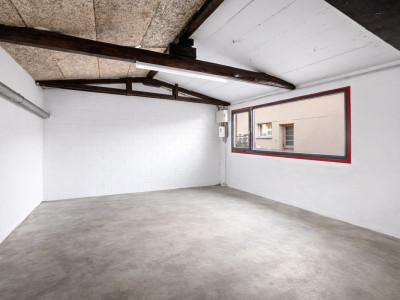 Local professionnel 120 m² – idéal pour atelier automobile ou pneus image 2