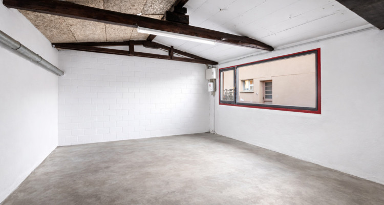 Local professionnel 120 m² – idéal pour atelier automobile ou pneus image 2