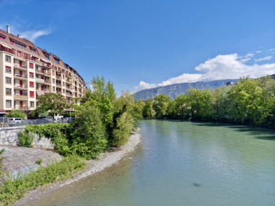 En exclusivité: Beautiful Town Apartment, Plainpalais, off market image 2