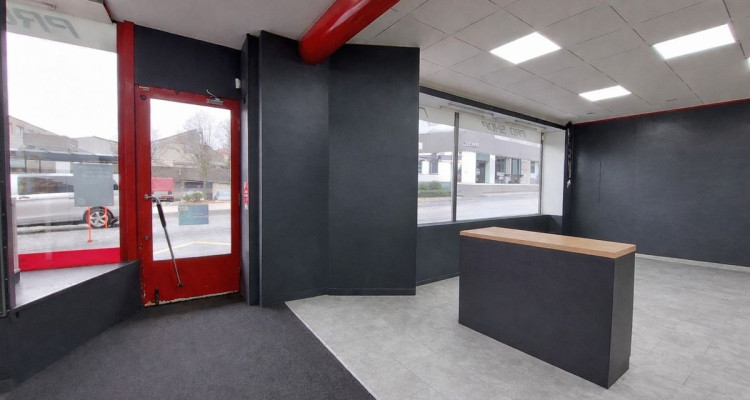 SUPERBE SURFACE COMMERCIALE DE 470M² SUR UN AXE TRÈS FRÉQUENTÉ image 2