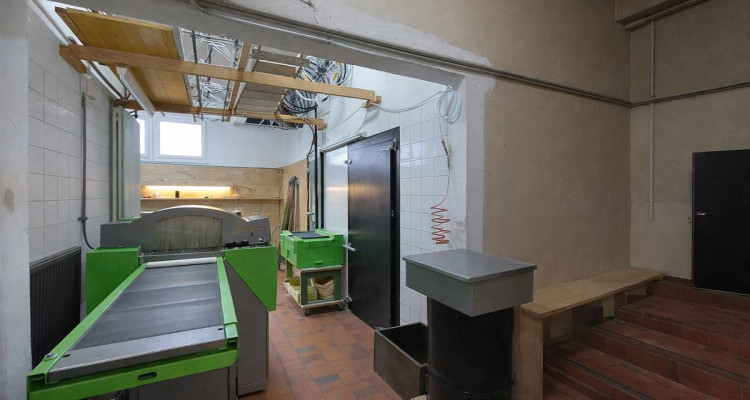 SUPERBE SURFACE COMMERCIALE DE 470M² SUR UN AXE TRÈS FRÉQUENTÉ image 7