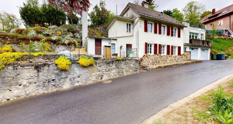 Villa de 180m² au Locle : Fort Potentiel et Vue Nature Imprenable image 2