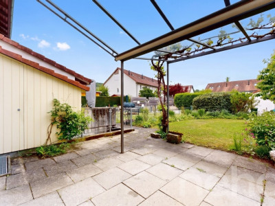 5.5-Zimmer Eckhaus mit Gartenidylle in familienfreundlicher Lage image 10