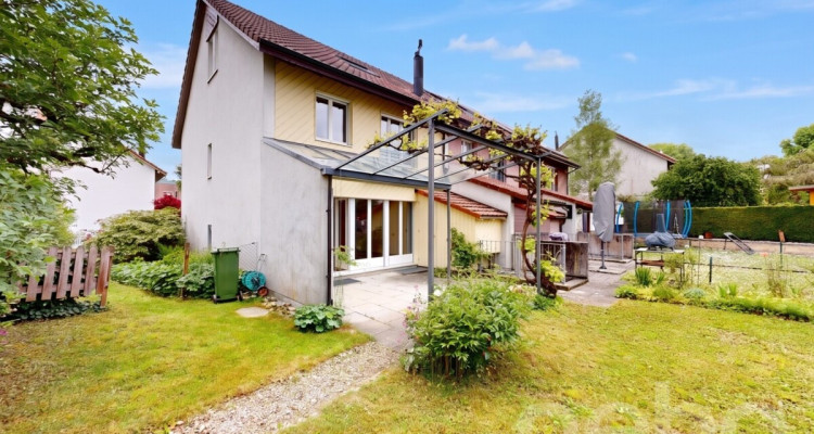 5.5-Zimmer Eckhaus mit Gartenidylle in familienfreundlicher Lage image 12
