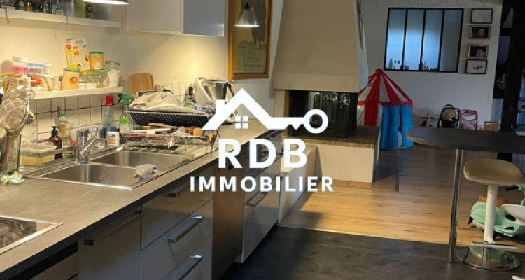 Maison meublée de 190 m² avec jardin, terrasse et parking – location temporaire image 3