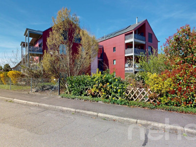 Stilvolle 3.5-Zimmerwohnung mit Balkon und Einstellhallenplatz image 1