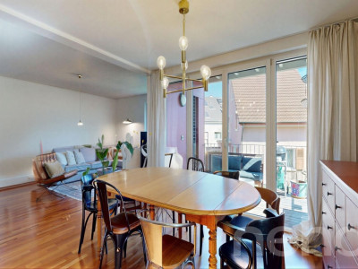 Stilvolle 3.5-Zimmerwohnung mit Balkon und Einstellhallenplatz image 3