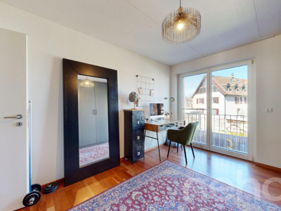 Stilvolle 3.5-Zimmerwohnung mit Balkon und Einstellhallenplatz image 10