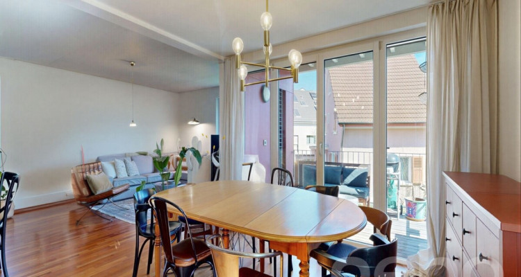 Stilvolle 3.5-Zimmerwohnung mit Balkon und Einstellhallenplatz image 3