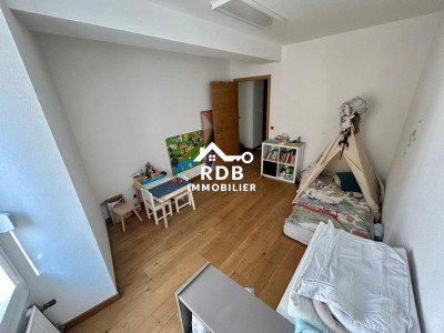 Appartement de 4 pièces au 2ème étage situé à Genève 1205 image 3