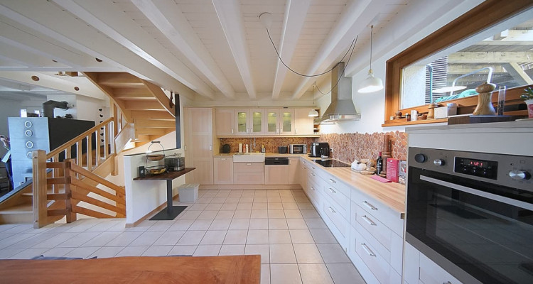 Location - Spacieuse villa contigüe au calme et avec vue  image 4