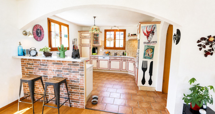 Villa individuelle de 5.5 pièces au centre du village image 9