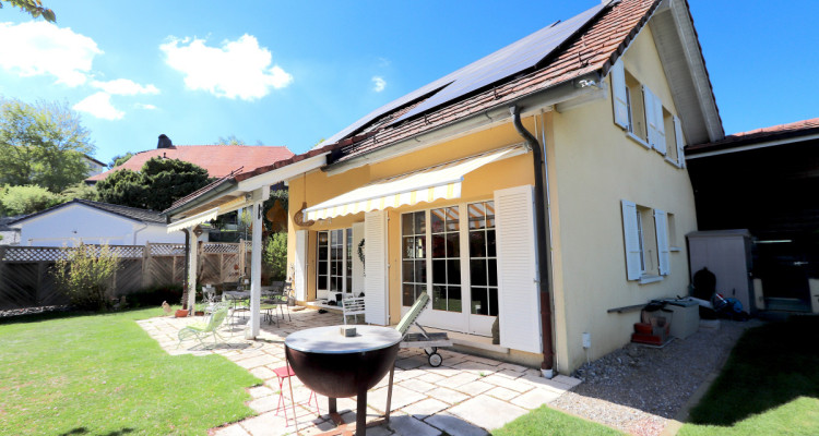 Villa individuelle de 5.5 pièces au centre du village image 5