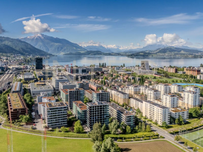 Grosszügige 5.5-Zimmerwohnung mit grossem Balkon im Feldpark Zug image 2