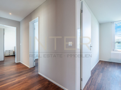 Grosszügige 5.5-Zimmerwohnung mit grossem Balkon im Feldpark Zug image 11