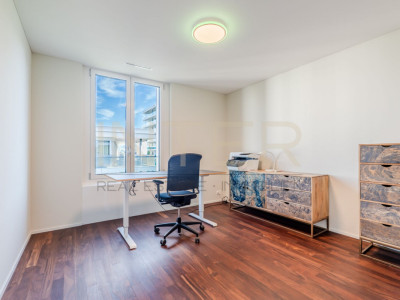 Grosszügige 5.5-Zimmerwohnung mit grossem Balkon im Feldpark Zug image 12