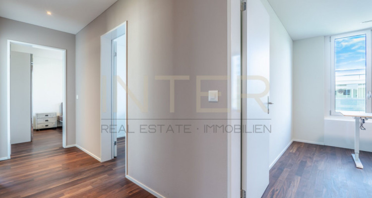 Grosszügige 5.5-Zimmerwohnung mit grossem Balkon im Feldpark Zug image 11