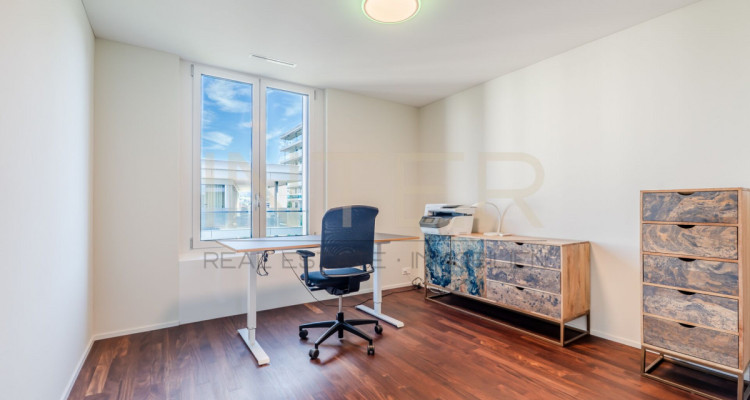 Grosszügige 5.5-Zimmerwohnung mit grossem Balkon im Feldpark Zug image 12
