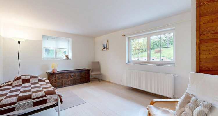 Einfamilienhaus mit ausbaubarem Ökonomiegebäude und grossem Grundstück image 9
