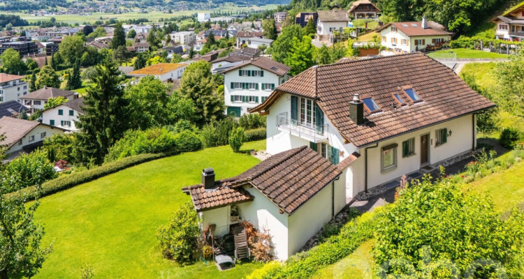 Einfamilienhaus mit Weitsicht, Privatsphäre und Traumgarten image 2