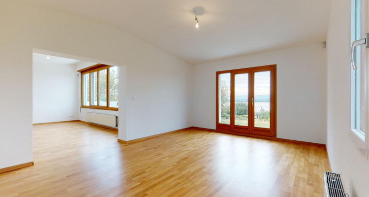 Maison individuelle avec vue imprenable sur le lac image 2