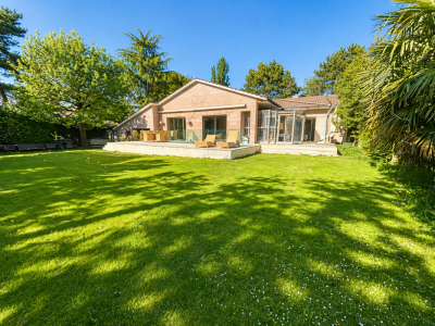 Très belle Villa mitoyenne dans un secteur prisé de Cologny image 1