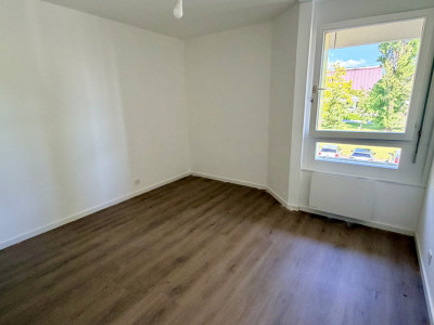 Appartement traversant en rénovation avec balcons – 3 à 4 chambres image 7