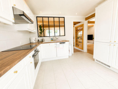 Élégant Attique de Caractère au Coeur du Vieux Puplinge image 5
