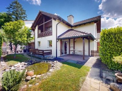Einfamilienhaus mit viel Privatsphäre und unverbaubarem Ausblick image 1