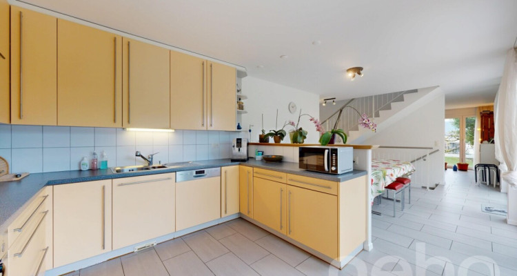 Spacieuse villa de 6,5 pièces avec jardin arborisé à Cernier image 7