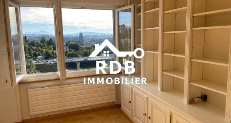 Magnifique appartement de 5.5 pièces, médian, 145m2 au 9ème et dernier étage. image 3