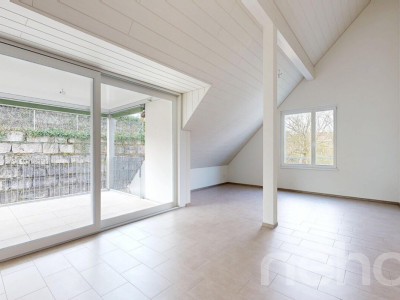 Moderne 4.5-Zimmer Dachwohnung mit Keller und grossem Estrich image 1