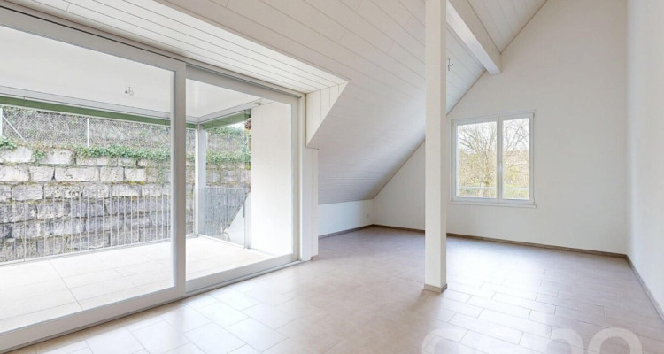 Moderne 4.5-Zimmer Dachwohnung mit Keller und grossem Estrich image 1