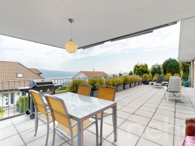 Lichtdurchflutete 5.5-Zimmer-Terrassenwohnung mit Panorama-Seesicht image 8