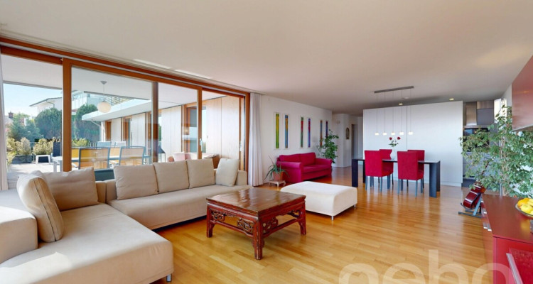 Lichtdurchflutete 5.5-Zimmer-Terrassenwohnung mit Panorama-Seesicht image 3
