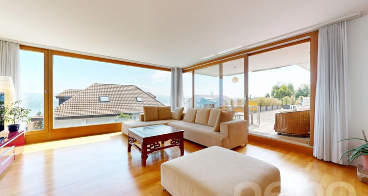 Lichtdurchflutete 5.5-Zimmer-Terrassenwohnung mit Panorama-Seesicht image 4
