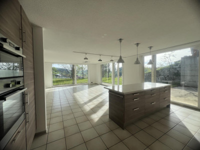 Magnifique villa-terrasse avec grand jardin et vue dégagée image 6