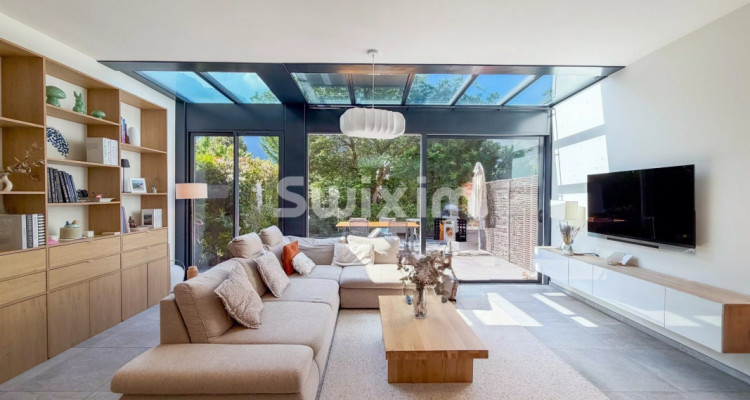 Modern HPE townhouse image 2
