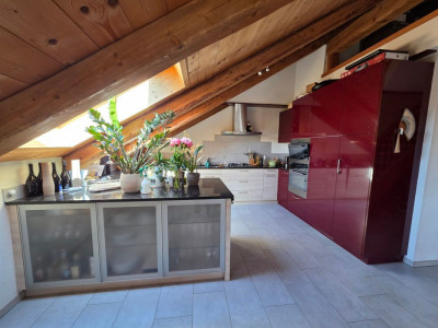 Superbe appartement en attique avec garage et place de parc extérieure image 3