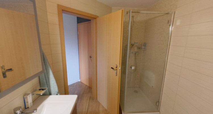 Superbe appartement en attique avec garage et place de parc extérieure image 7