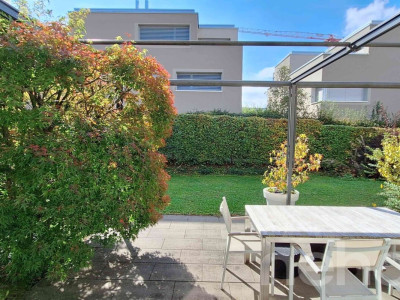 Doppelhaushälfte mit Garten in Uster image 11