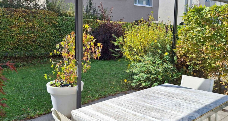 Doppelhaushälfte mit Garten in Uster image 12