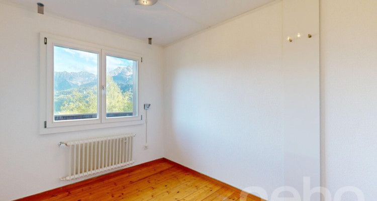 Charmantes Chalet mit Bergsicht und Ausbaupotenzial in Laax image 5