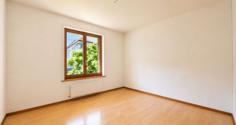 Appartement de 4.5 pièces avec terrasse, jardin privatif et vue sur le lac image 5