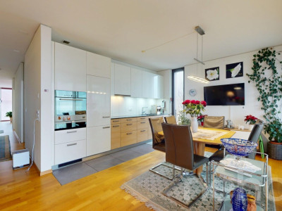Moderne 3,5-Zimmer-Wohnung an zentraler Lage in Biel image 1