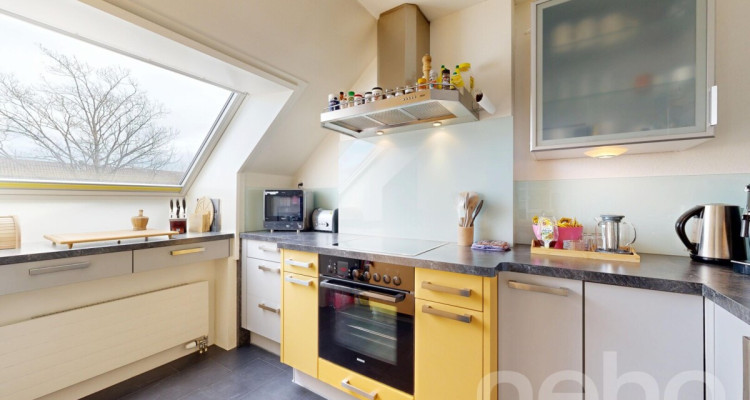 Wohnen mit Charme: Lichtdurchflutete Dachwohnung mit Terrasse image 5