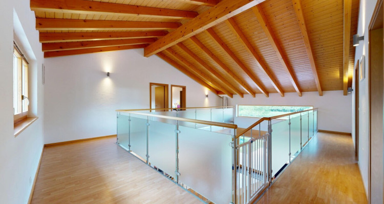 Spacieuse maison individuelle avec cuisine moderne et vaste terrasse image 12
